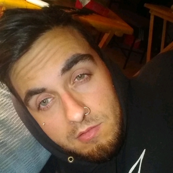 Meet your Posher, Andrew - Picture 1 of 1